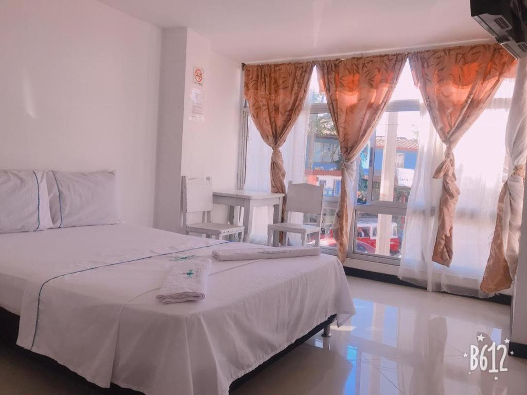 Hospedaje 3 Esquinas Guatape Luaran gambar